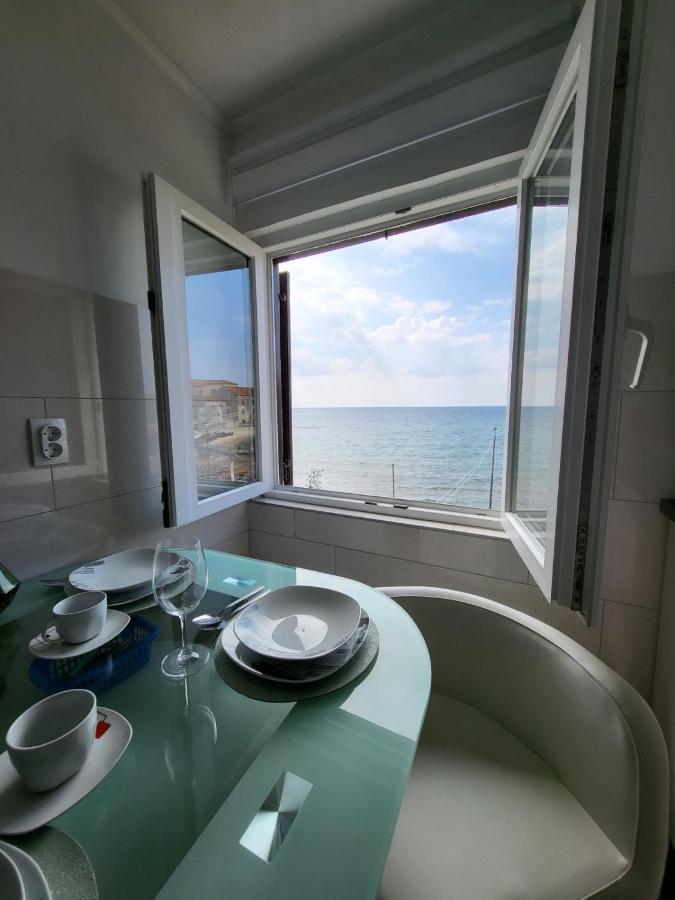Apartman Dora With Sea View And Terrace 乌马格 外观 照片
